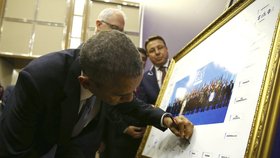 Summit G20 v Turecku: Barack Obama a podpis pod společnou fotku státníků