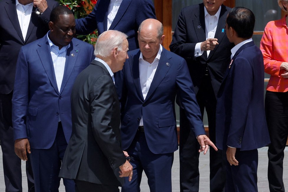Joe Biden a Olaf Scholz. (Summit G7, 27. 6. 2022)