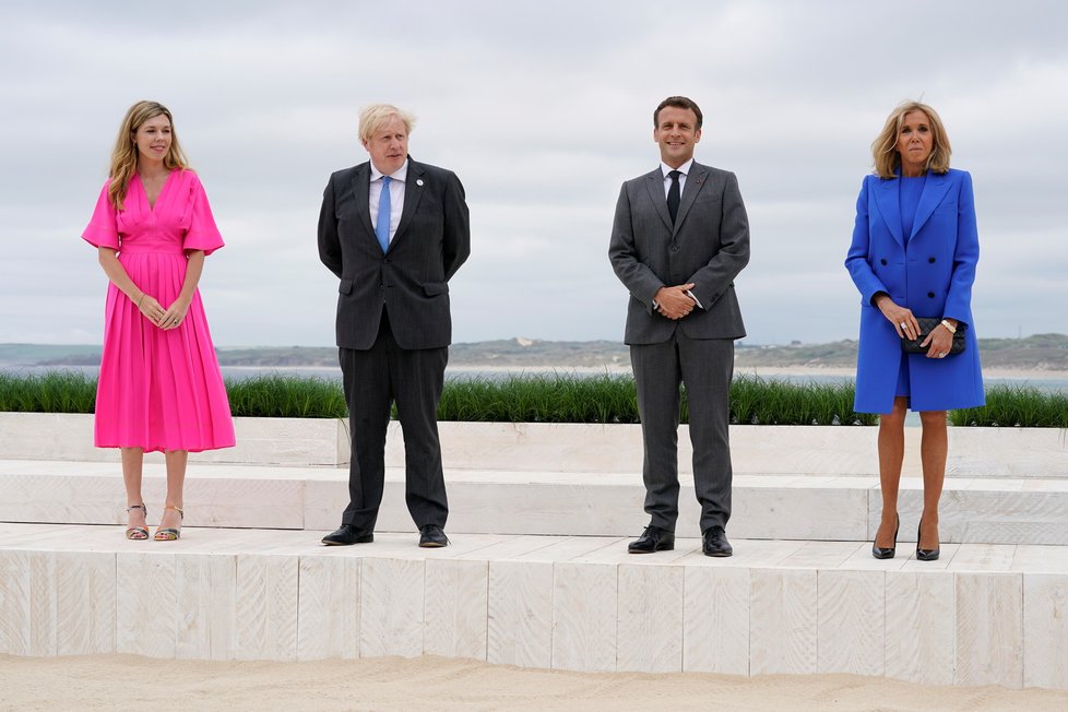 Summit G7: Boris Johnson s manželkou Carrie v Cornwallu hostili lídry skupiny G7.