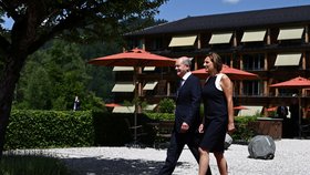 Summit G7 v Německu: Kancléř Scholz s manželkou