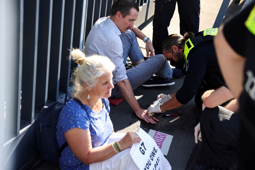 Protesty za klima před summitem G7. (27. 6. 2022)