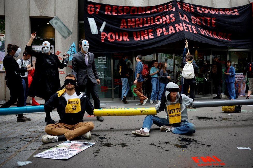 Protesty za klima před summitem G7. (27. 6. 2022)