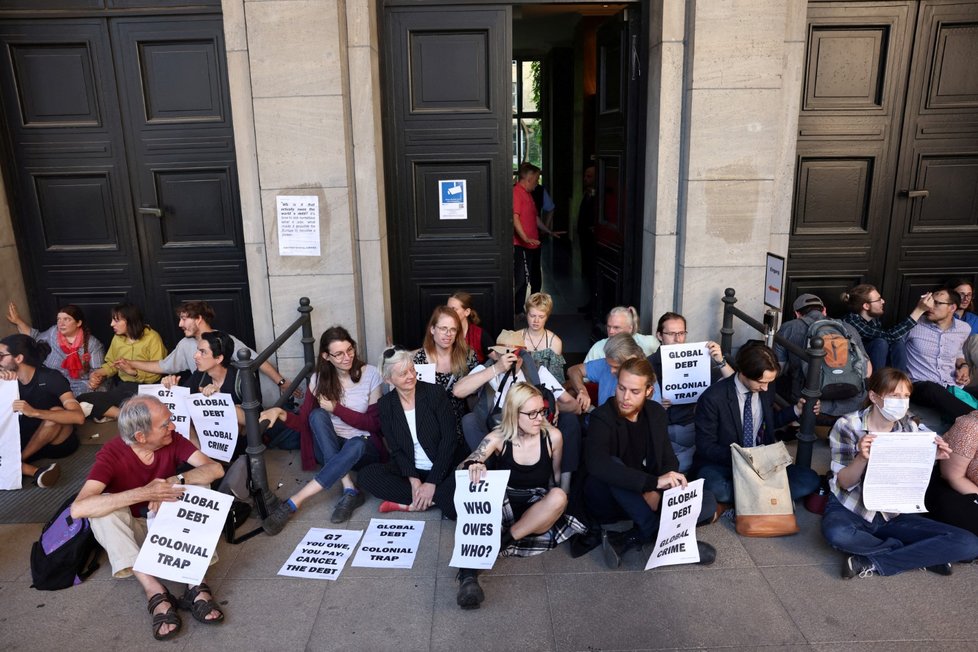 Protesty za klima před summitem G7. (27. 6. 2022)