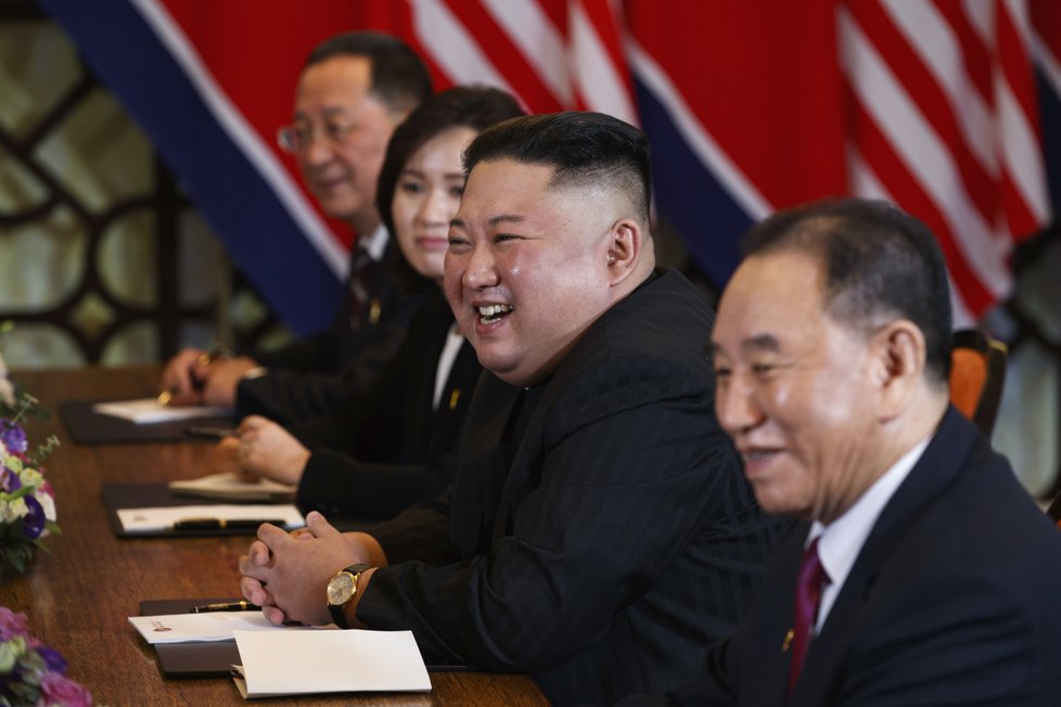 Summit v Hanoji mezi Donaldem Trumpem a Kim Čong-unem pokračuje. Hlavním tématem je denuklearizace, (28.02.2018)