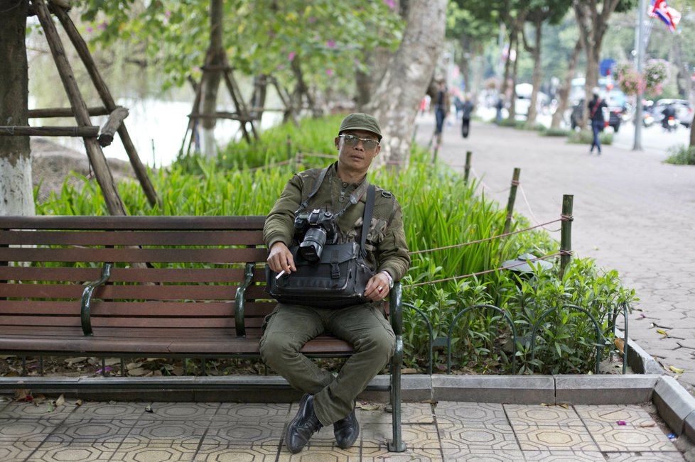 V Hanoji před summitem Kima a Trumpa platí zvýšená opatření. Na ulici hlídkují vojáci.