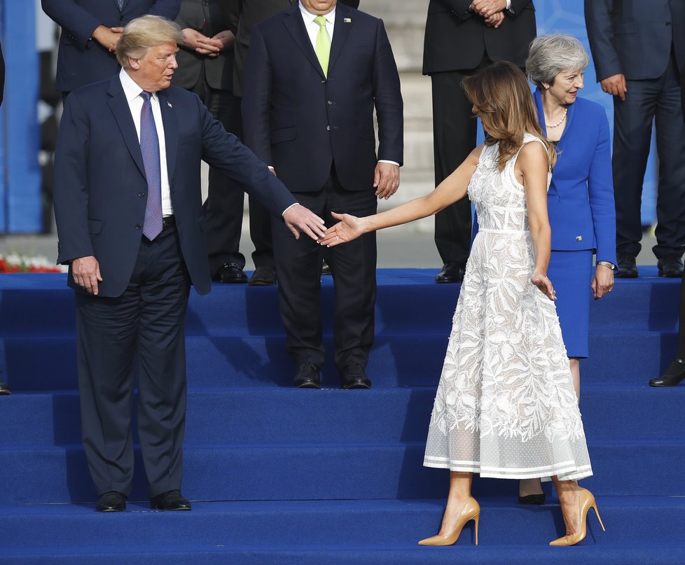 Summit NATO v Bruselu: Donald Trump s manželkou Melanií