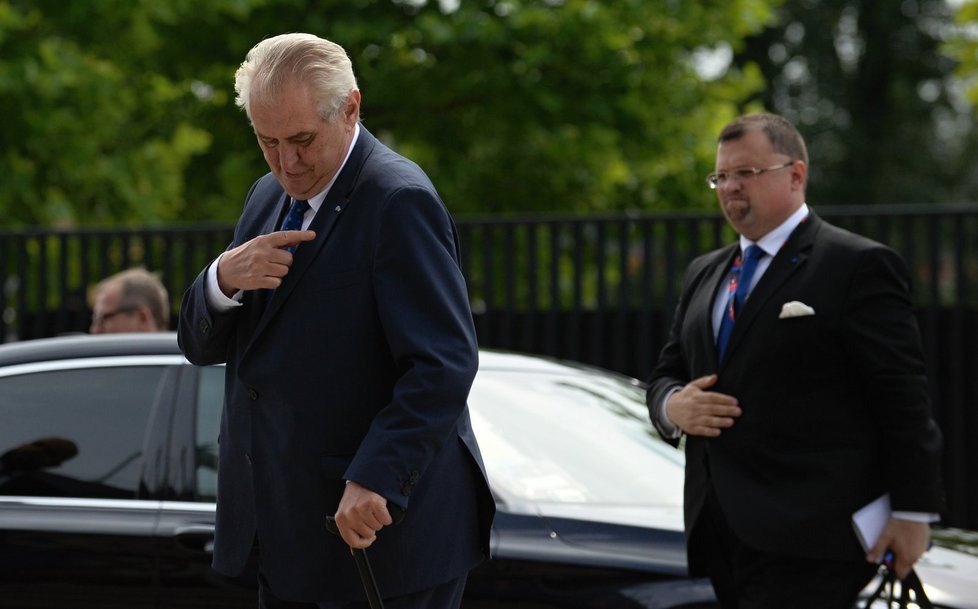 Summit NATO ve Varšavě: Miloš Zeman při příchodu