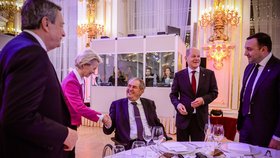 Pražský supersummit 2022: Prezident Miloš Zeman s německým kancléřem Olafem Scholzem a předsedkyní EK Ursulou von der Leyenovou (6.10.2022)