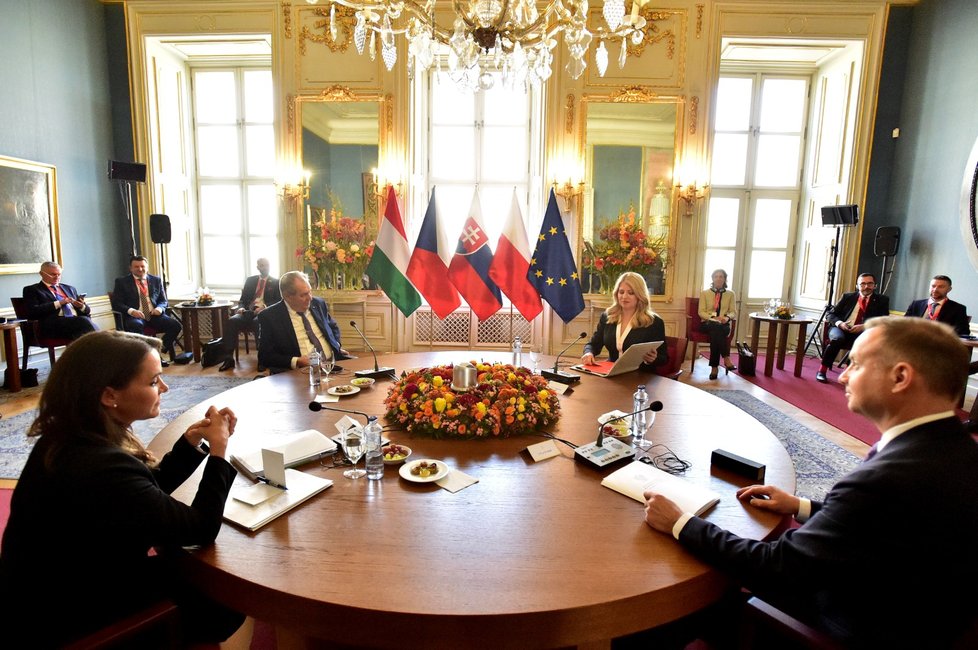 Miloš Zeman na Slovensku: Summit prezidentů V4 s Dudou, Novákovou a Čaputovou (11.10.2022)