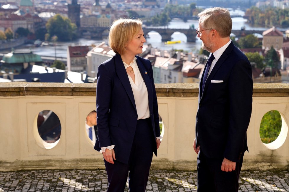 Premiér Petr Fiala (ODS) a britská premiérka Liz Trussová se setkali v Kramářově vile.