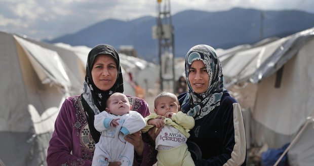 Německo zakáže uprchlíkům polygamii. Uzná jim jen jednu manželku