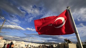 Lídři zemí Evropské unie se dohodli s Tureckem na detailech spolupráce. Země premiéra Davutoglua bude přijímat ilegální migranty z Řecka od neděle.