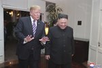 Prezident Donald Trump a severokorejský vůdce Kim Čong-un na jednání v Hanoji, (27.02.2019).