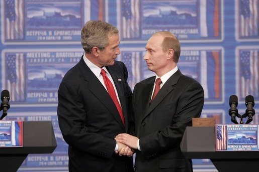 Summit George Bushe a Vladimira Putina v Bratislavě.