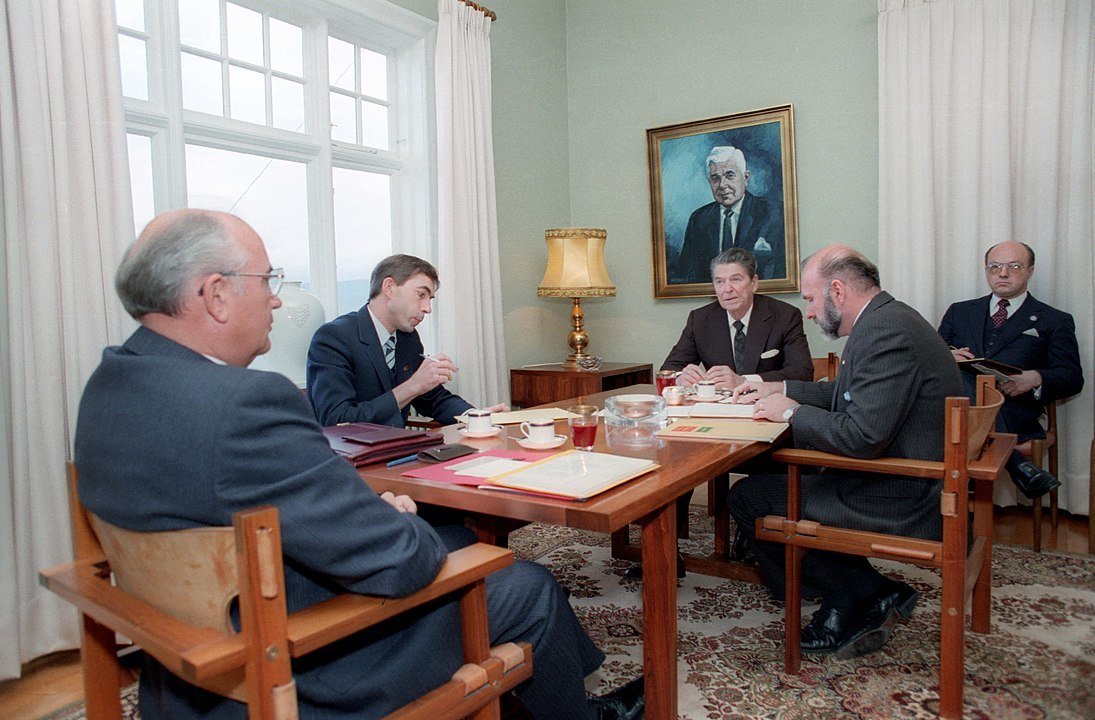 Michail Gorbačov a Ronald Reagan v Reykjavíku.