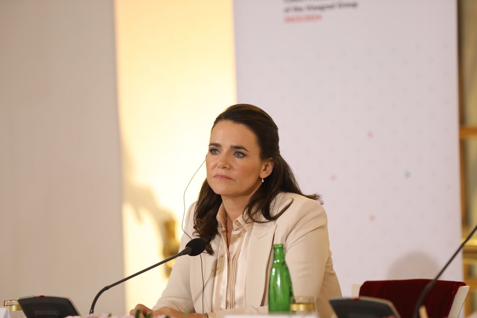 Katalin Nováková na summitu prezidentů V4 v Praze (22.11.2023)