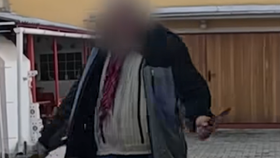 Policie zneškodnila opilce se sekerou na Šumpersku