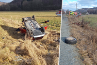 Vlak na přejezdu u Hanušovic smetl auto: Řidič zemřel
