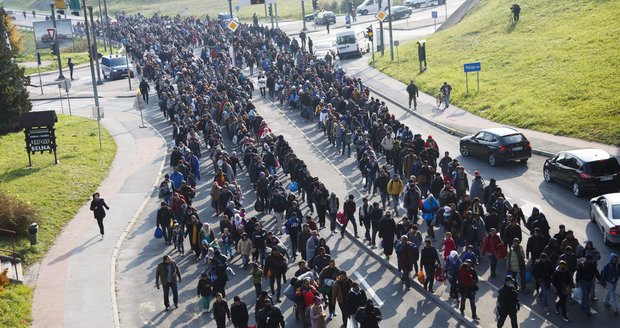 Do Evropy proudí statisíce uprchlíků, většina chce do Německa. (ilustrační foto)