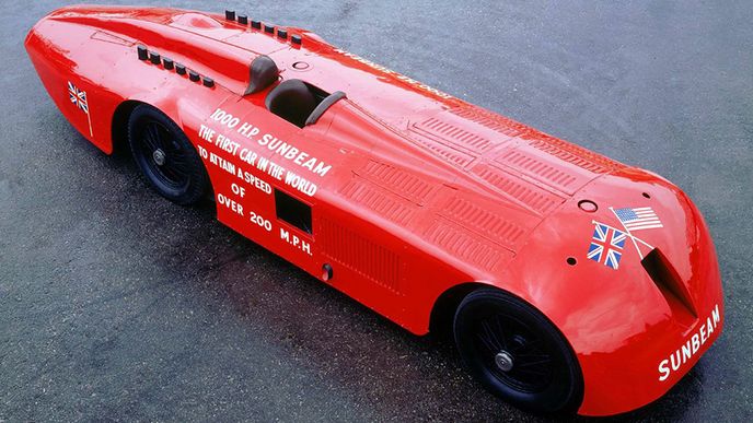 Rekordní Sunbeam 1000 HP Mystery poháněly dva letecké motory Matabele V12. Henry Segrave s ním vytvořil světový rychlostní rekord 327,97 km/h.