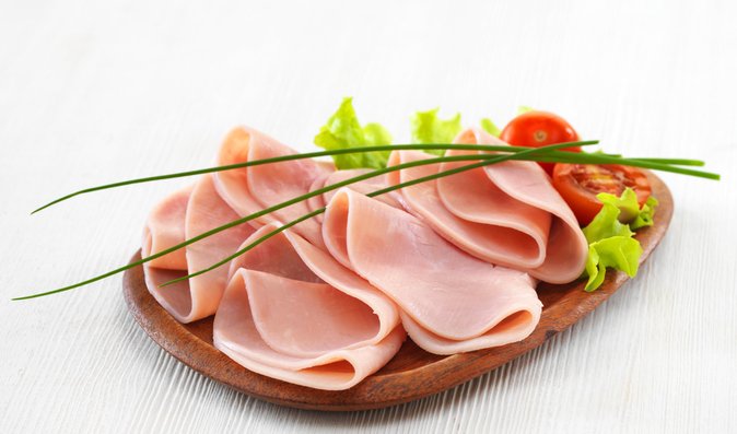 Experti varují: Šunky a slanina způsobují rakovinu. Čeho se vyvarovat?