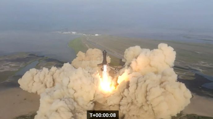 Dubnový start rakety  Super Heavy Starship od společnosti SpaceX