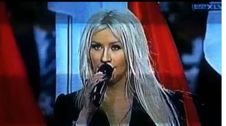 Super Bowl: Christina Aguilera popletla americkou hymnu. A tím šaráda nekončí