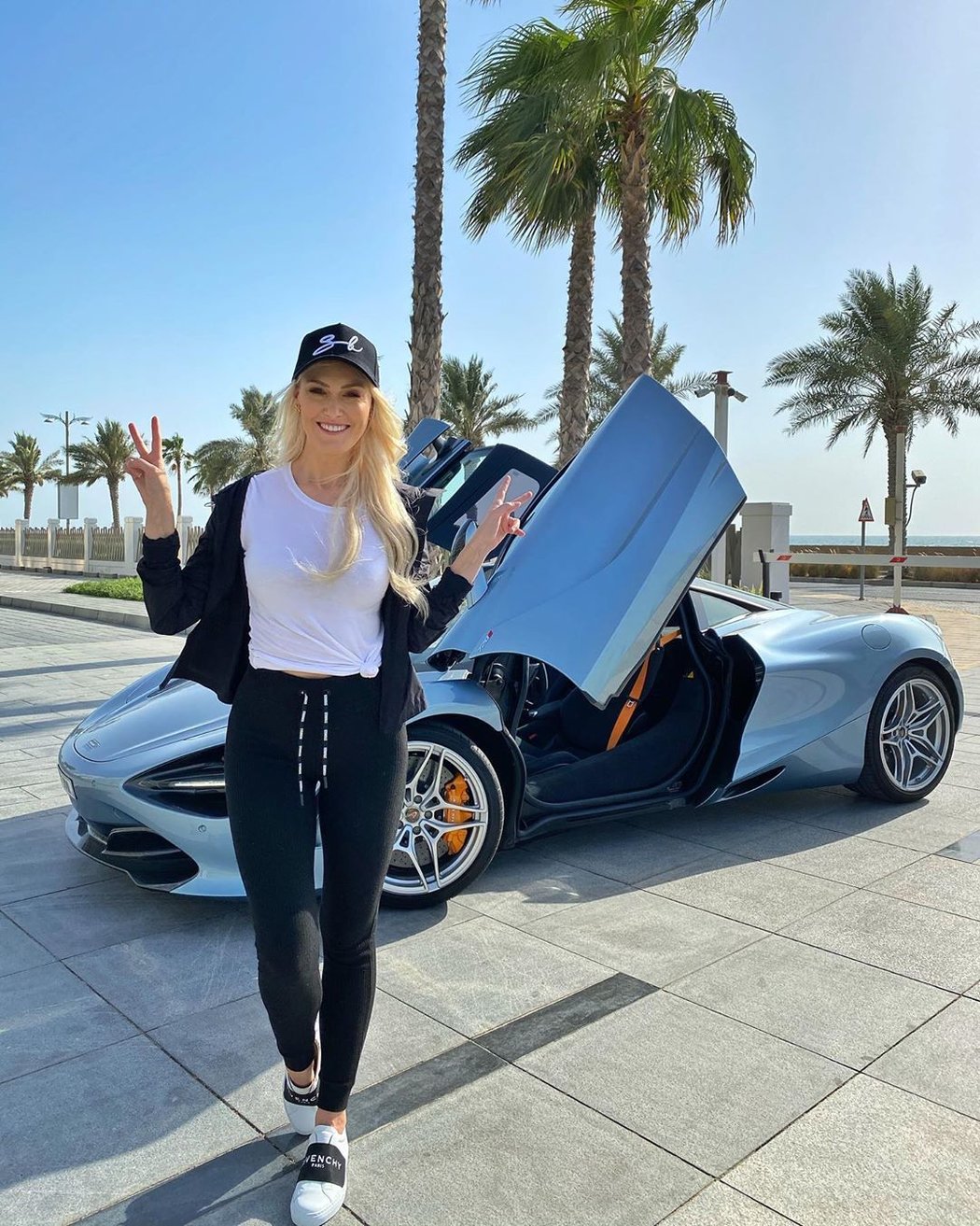 Supercar Blondie