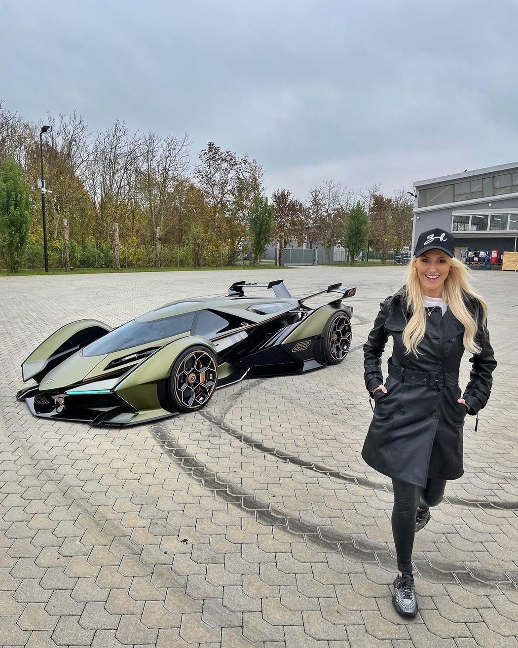 Supercar Blondie