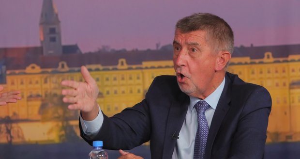 Babiš platil zámek ve Francii z účtu, tvrdí komise. Cifršpioni podnět k prošetření nikdy nedostali 