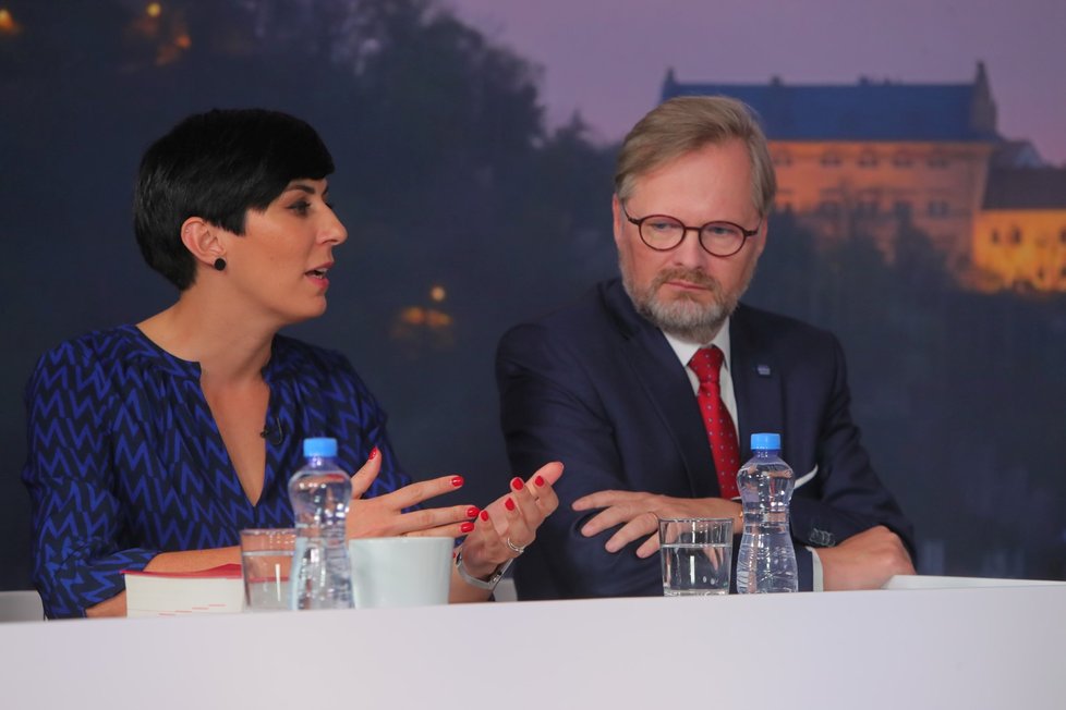 Superdebata Blesku (7. 10. 2021): Markéta Pekarová Adamová (TOP 09) a Petr Fiala (ODS)