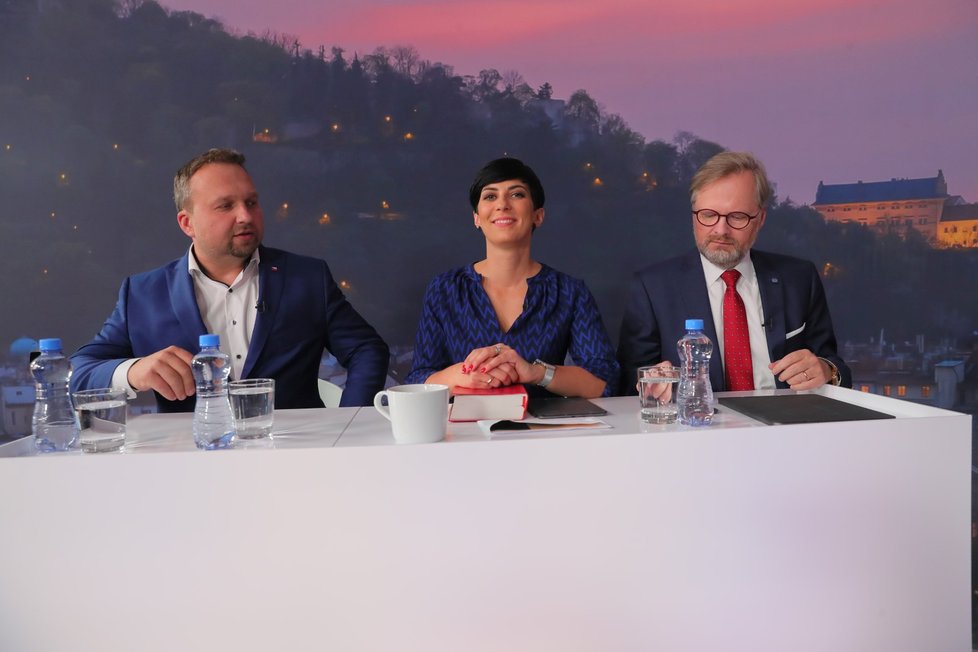 Superdebata Blesku (7. 10. 2021): Zleva Zleva Marian Jurečka (KDU-ČSL), Markéta Pekarová Adamová (TOP 09) a Petr Fiala (ODS)