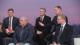 Poslední debata Blesku před volbami prezidenta: Zleva Pospíšil (TOP 09), Chovanec (ČSSD) Grospič (KSČM), Gazdík (STAN) a Bělobrádek (KDU-ČSL)