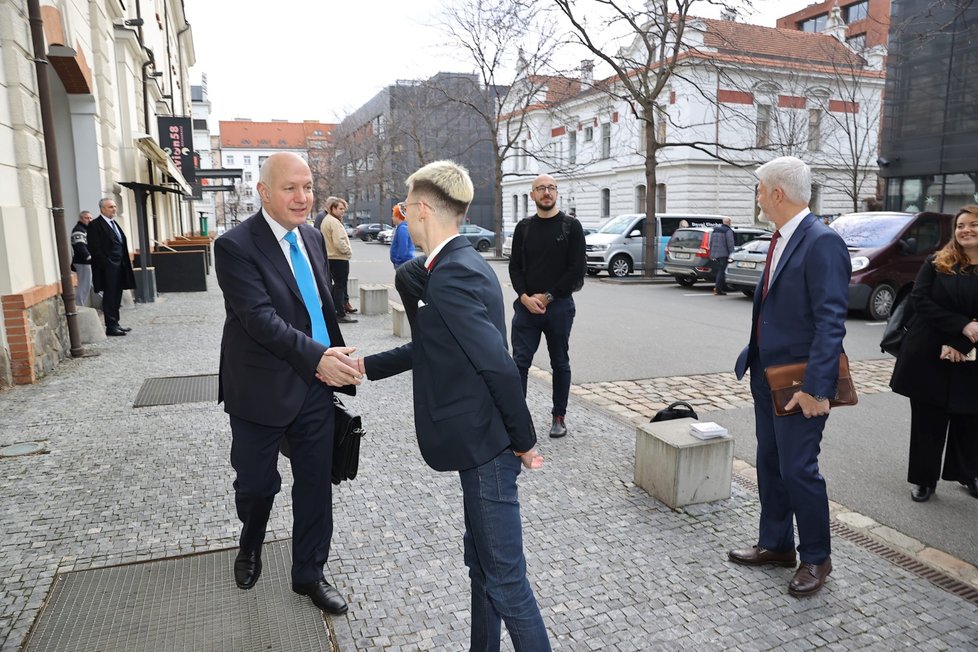 Prezidentská superdebata Blesku:  Příjezdy -  kandidát a senátor Pavel Fischer (3. 1. 2023)