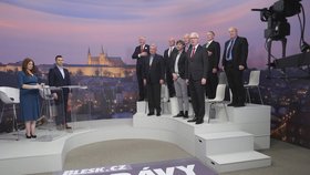Superdebata prezidentských kandidátů: Společný zpěv státní hymny