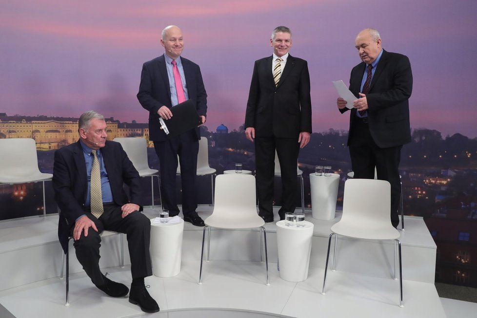 Superdebata prezidentských kandidátů: Zleva Vratislav Kulhánek, Pavel Fischer, Jiří Hynek a Petr Hannig