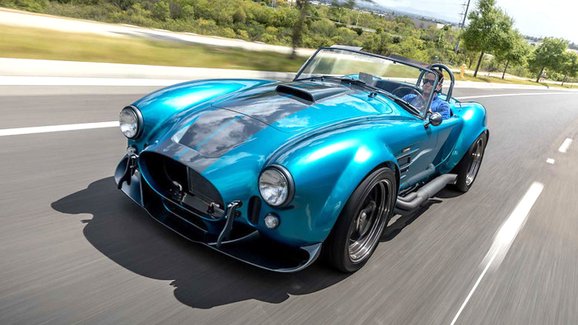 Shelby Cobra se vrací jako licencovaná replika Superformance MKIII-R Cobra