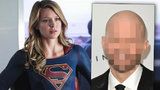 V Supergirl se objeví Lex Luthor: Zahraje si ho hvězda Dva a půl chlapa