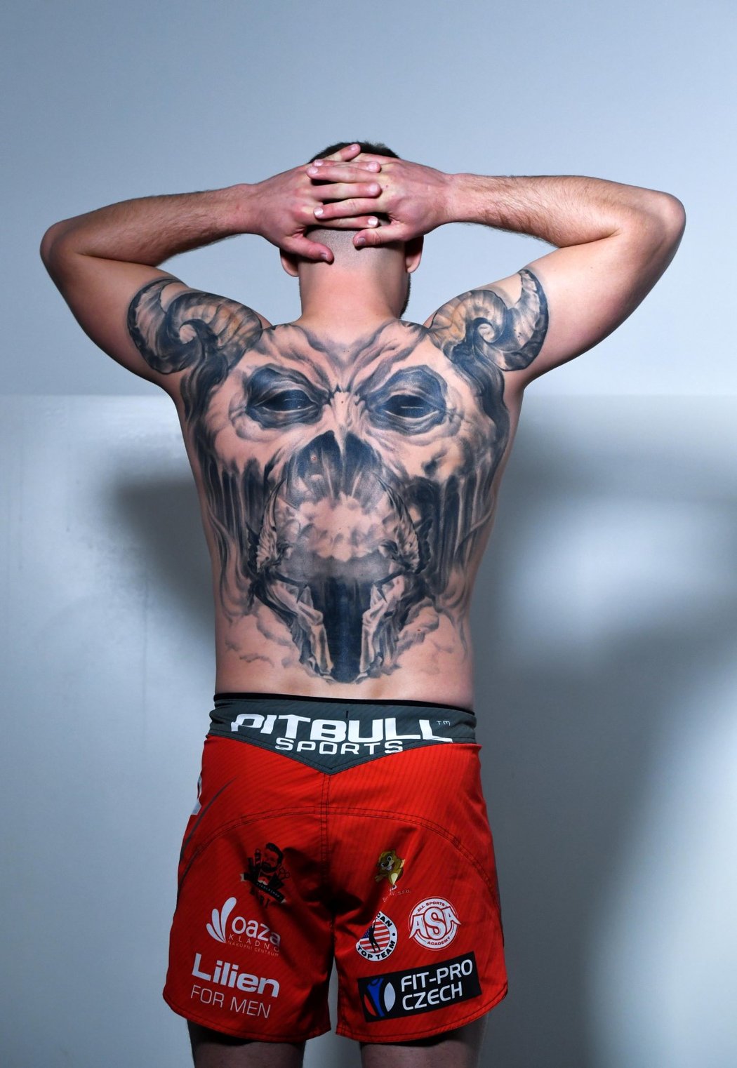 Majestátní tetování na zádech Patrika Kincla