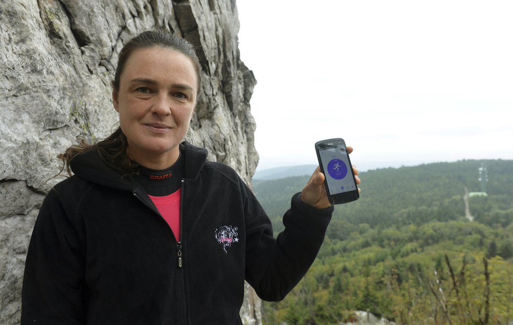 Zuzana Kocumová ukazuje jako patronka Superlife, jak pomocí mobilní aplikace najít cestu k pohybu a sportu.