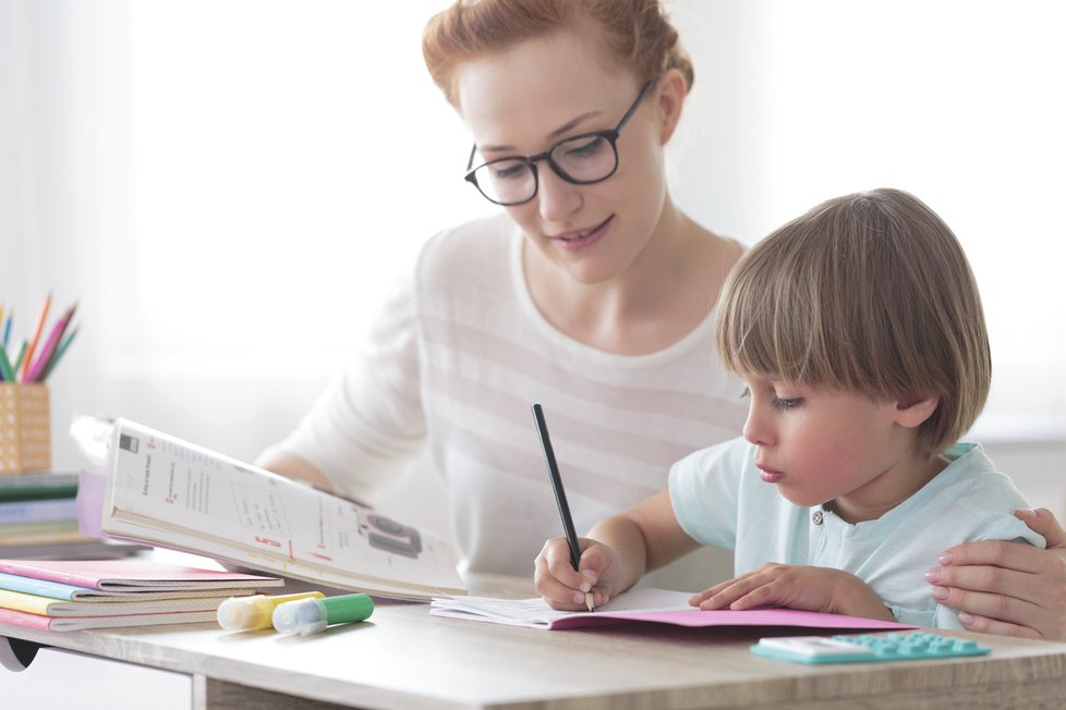 Zpřístupnit povolání učitele ve školách i vysokoškolákům bez pedagogického vzdělání je podle zástupců ředitelů škol v současnosti nutnost (Ilustrační foto)