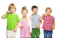 Jak přimět dítě, aby si pořádně vyčistilo zuby? 7 rad, které zaberou!