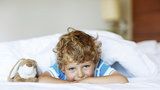 Kdy je dítě připravené na velkou postel a jak mu to usnadnit