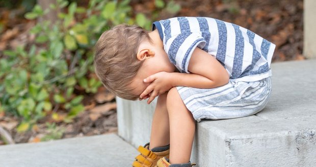 Chlapeček (4) se ztratil v parku v Brně: Usedavě plakal a schovával se ve křoví