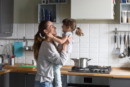 15 návyků velmi šťastných matek. Dělejte to stejně a budete se cítit jako ony!