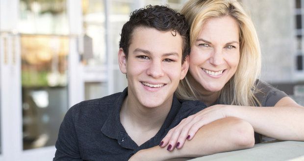 7 důležitých rad o lásce a vztazích, které by synovi měla říct každá máma
