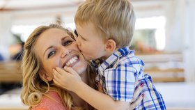 Nestyď se za své city! Čtyři způsoby, jak naučit syny projevovat emoce!