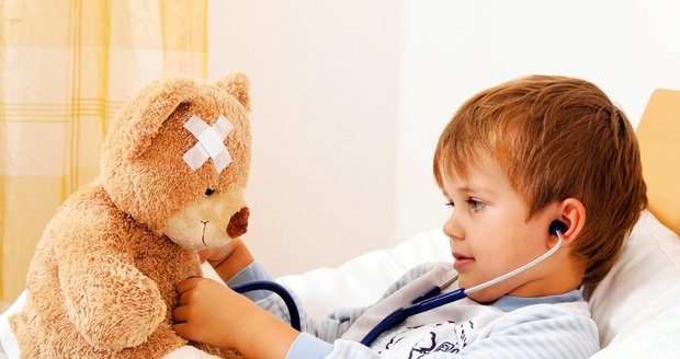 9 tipů, jak udržet nemocné dítě v posteli (nebo aspoň v klidu)