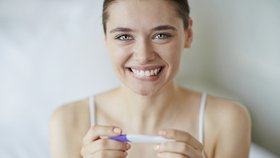 Nemůžete otěhotnět? Zkuste ovulační testy! Jak fungují a dá se jim věřit?