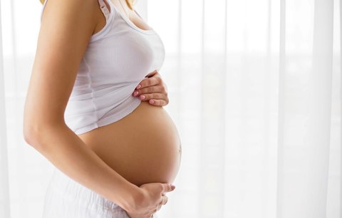 Žena otěhotněla při análním sexu! Jak je to možné?